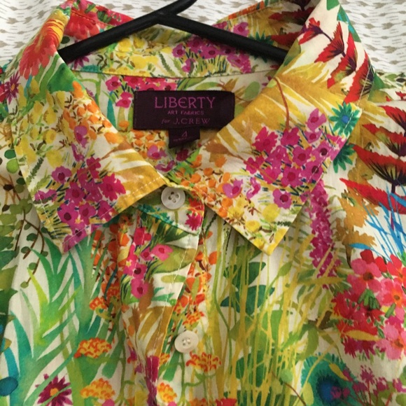 JCrew button down shirt. Beautiful bright color! Button cuffs and semi fitted - Picture 5 of 5